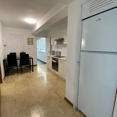 A Clinica Piso 1 Family Apartment